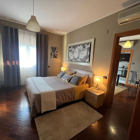 ポンテ・ガレリアCharme & Relax - Fiera Di Roma - Fiumicino Airportアパートメント エクステリア 写真