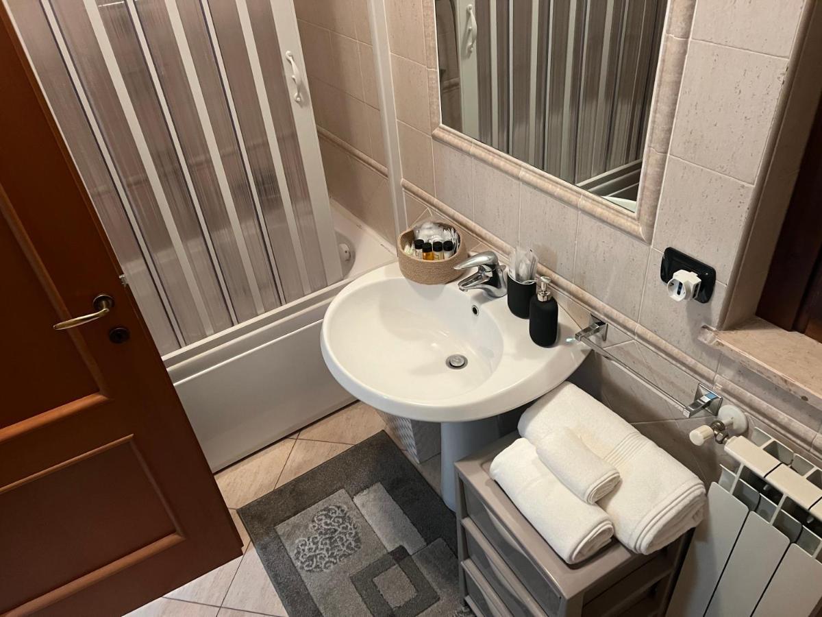 ポンテ・ガレリアCharme & Relax - Fiera Di Roma - Fiumicino Airportアパートメント エクステリア 写真